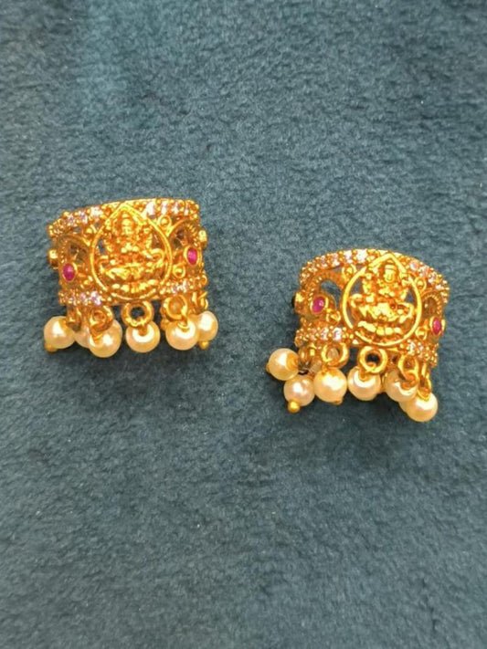 Ishhaara Exquisite Gold Temple Bugadi Earrings