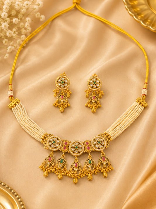 Ishhaara Luxurious Gold And Pearl Necklace Set